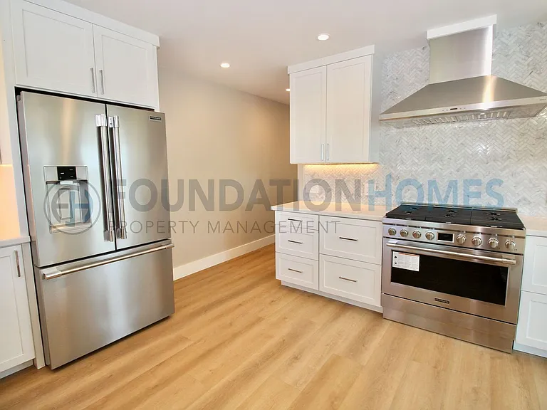 124 Esmeyer Dr — Photo 2