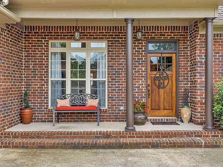 4 bed, 3000 sqft, $2,700 — Photo 2