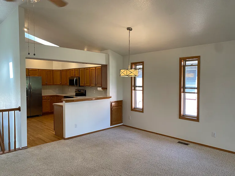 2916 Troxell Ave — Photo 9