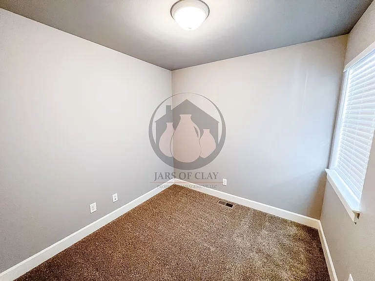 3681 Peter Ln NE — Photo 16