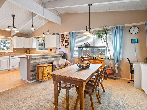 4th image of 1875 Old Mammoth Rd