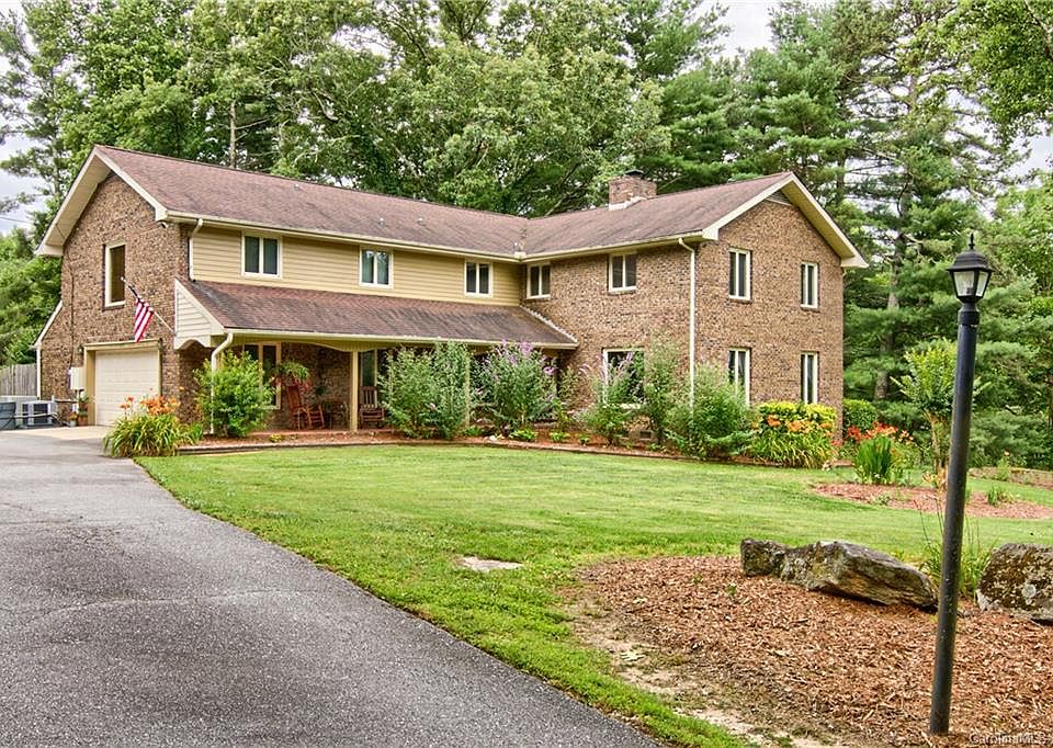 1st image of 111 Rockwood Ln
