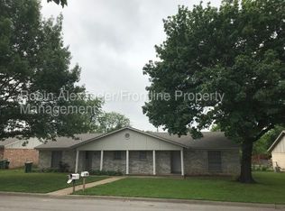 7722 Mary Dr, North Richland Hills, TX 76180