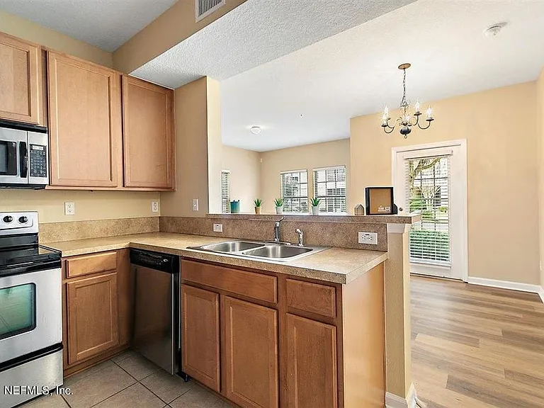 575 Oakleaf Plantation Pkwy #1108 — Photo 4
