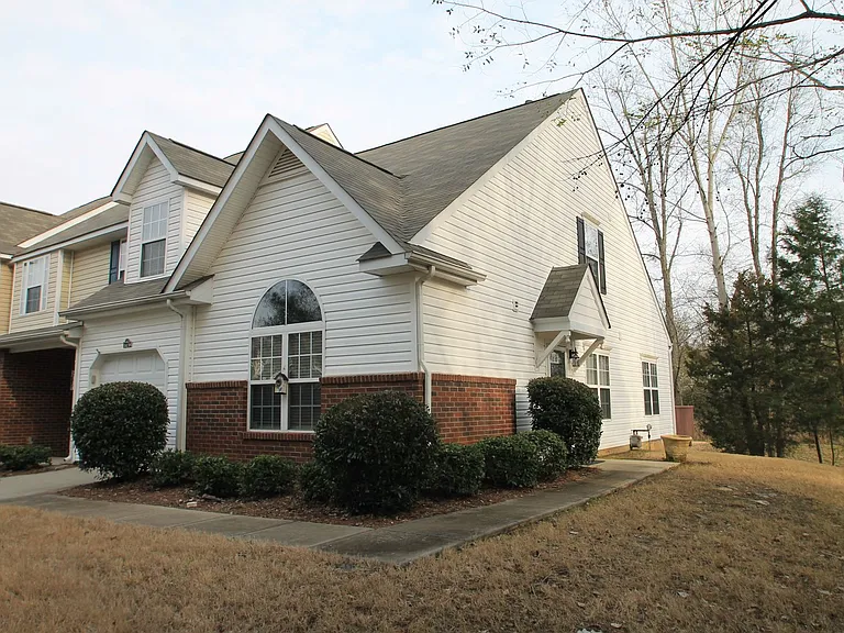 1439 Autumn Creek Ct — Photo 4