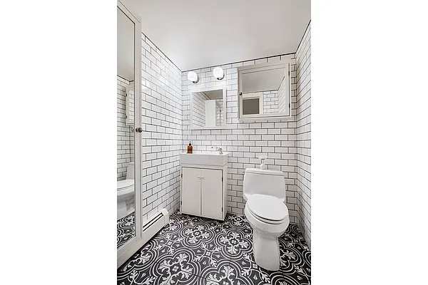 Sold by Warburg | media 23