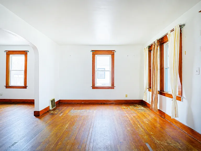 1543 Maine St — Photo 9