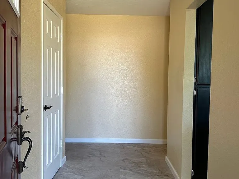 3735 Rhonda Rd — Photo 3