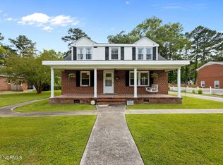 105 W 15th St, Washington, NC 27889