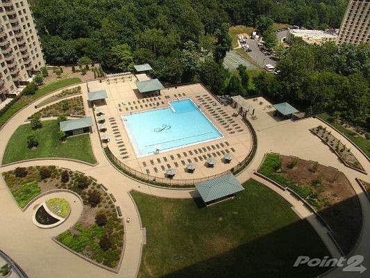 Promenade Outdoor Pool