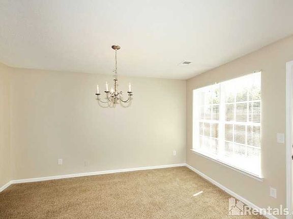 5th image of 443 Kendall Ln