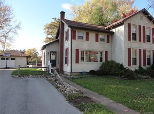 17 Garland St, Lyndonville, NY 14098