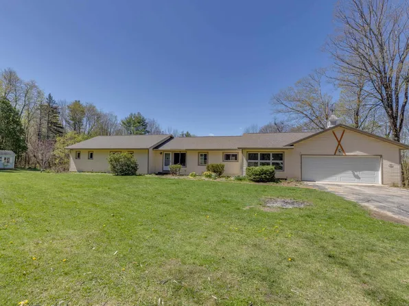 325 Smith Road, Holderness, NH 03245