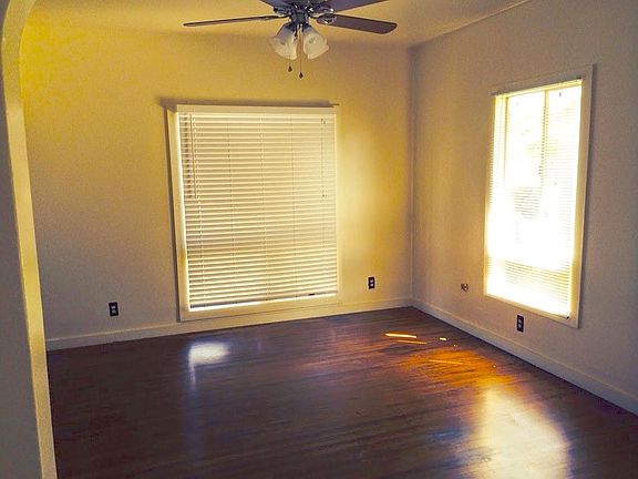 Living Room Pic 2