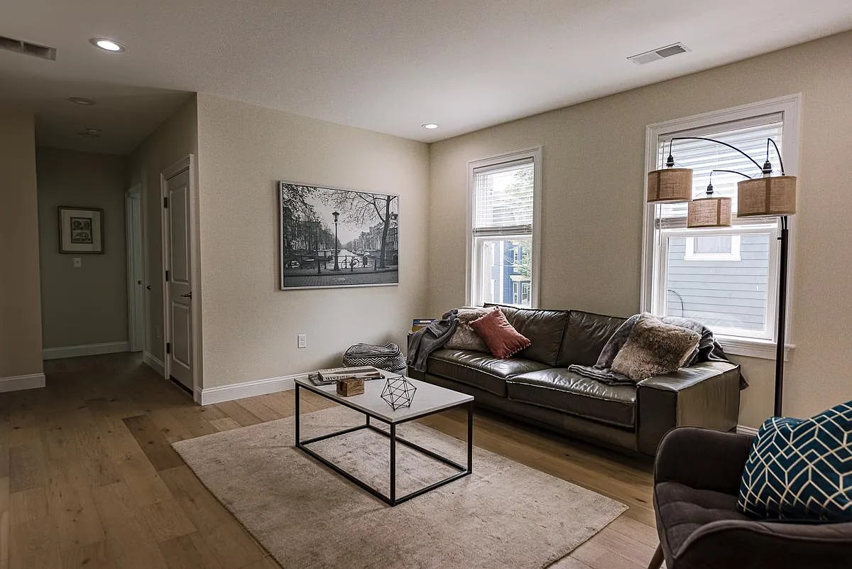 5 bed, 1550 sqft, $5,500 — Photo 3