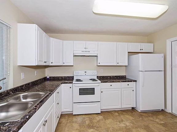 3rd image of 706 Green Ct
