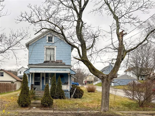 418 E Clark St, East Palestine, OH 44413