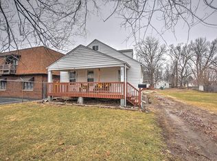 2570 E William St, Decatur, IL 62521