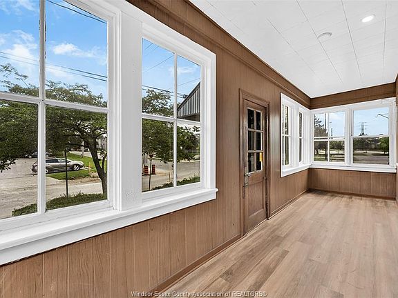 3rd image of 3298 College Ave