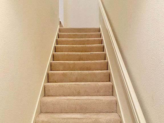 2nd image of 3605 Jasmine Cir