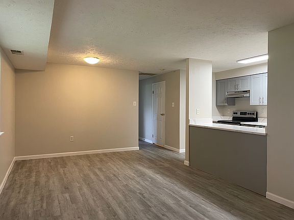 4th image of 551 Heather Ridge Dr