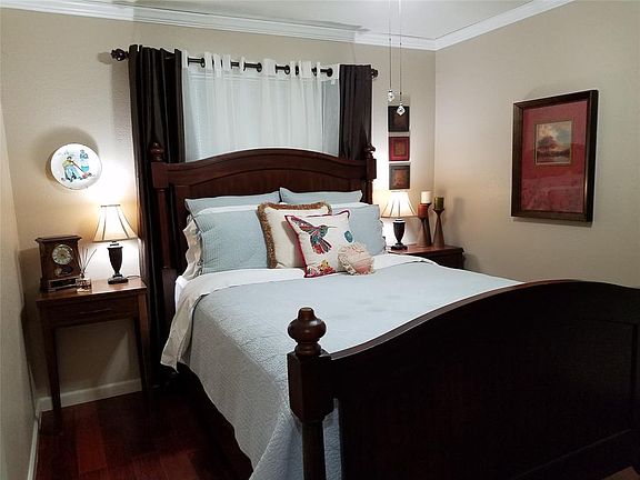 2nd image of 3827 Pecan Cir