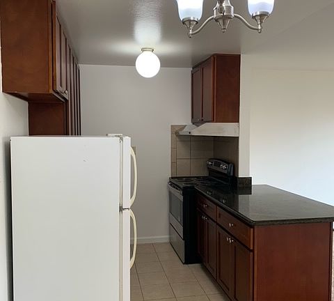 2nd image of 720 41st Ave APT 15