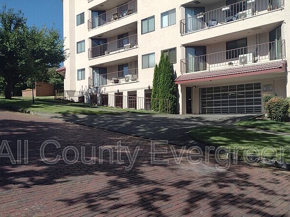 2nd image of 909 N I St Unit 404
