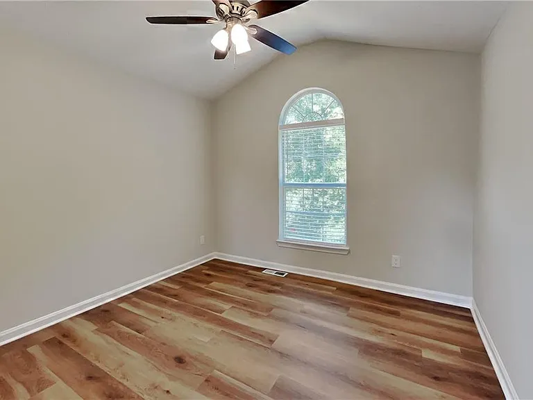 1020 Sycamore Smt — Photo 10