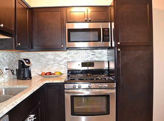 5th image of 4231 Continental Dr