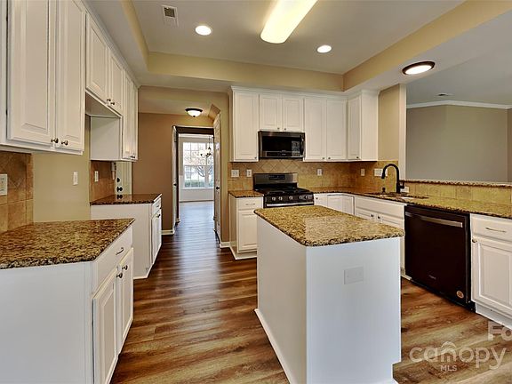 5th image of 3703 Autumn Gold Ct
