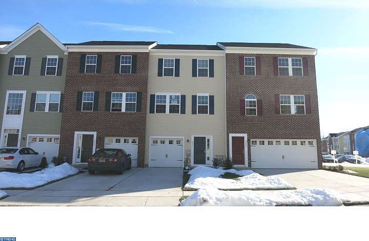 1st image of 450 Dogwood Dr