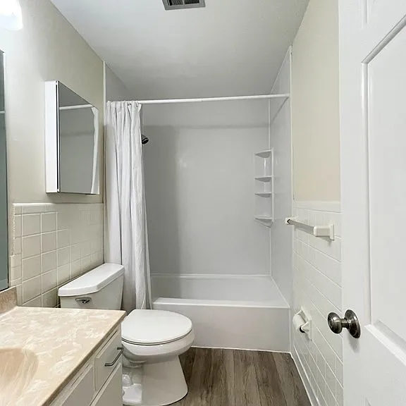 12 Essex St #5 — Photo 6