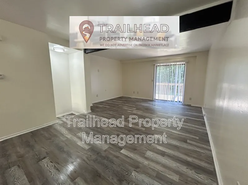 2 bed, 1.5 bath, 1050 sqft, $1,399 — Photo 4