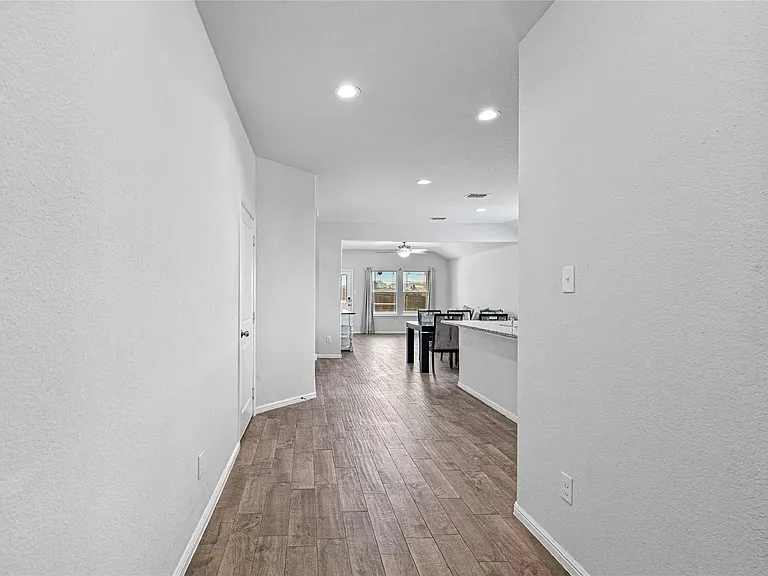 9300 Fox Hill Dr — Photo 4