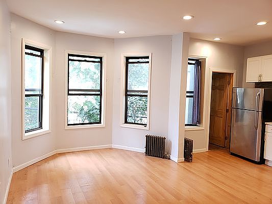 3rd image of 19 Stephens Ct #3