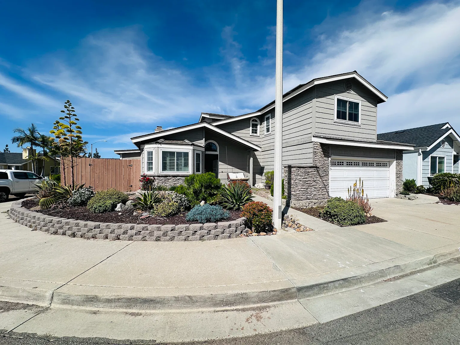 4 bed, 2.5 bath, 1447 sqft, $4,500 — Photo 2