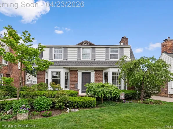 1758 Winthrop Ln, Birmingham, MI 48009