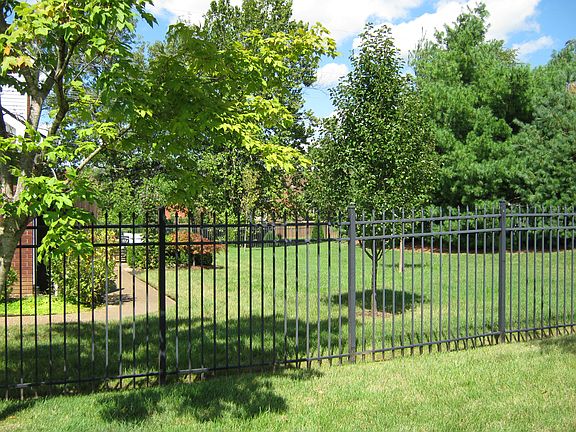 5th image of 4405 Lake Forest Dr