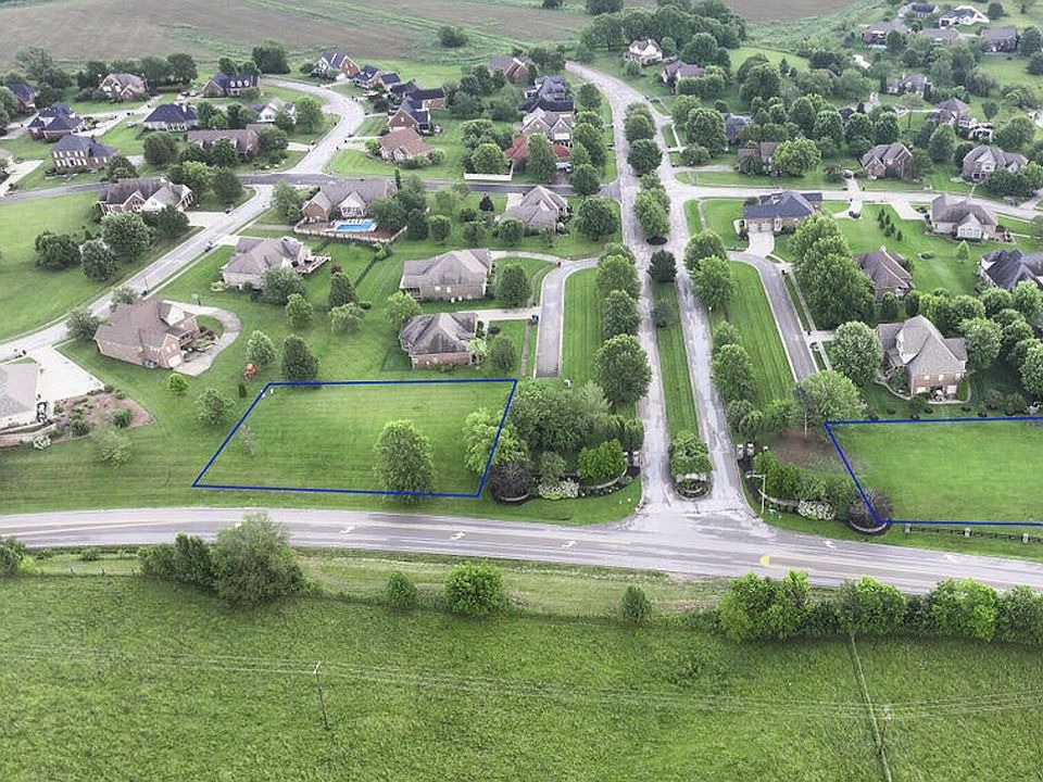 2nd image of 102 Royal Oak Dr