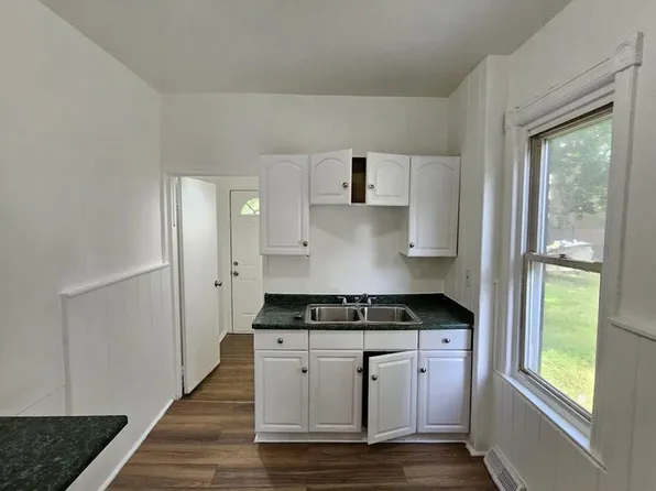 11 Hayes Ave, Trenton, NJ 08618