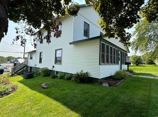516 Academy St, Elroy, WI 53929