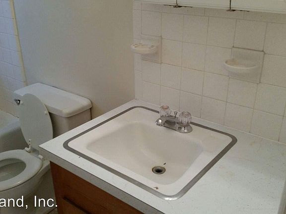 3rd image of 137 East St APT 01