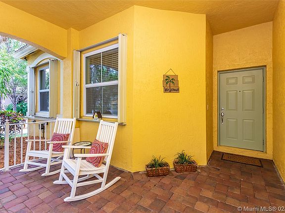 5th image of 912 Nandina Dr