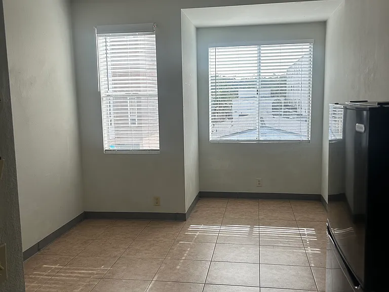 5411 Linda Vista Rd #13 — Photo 9