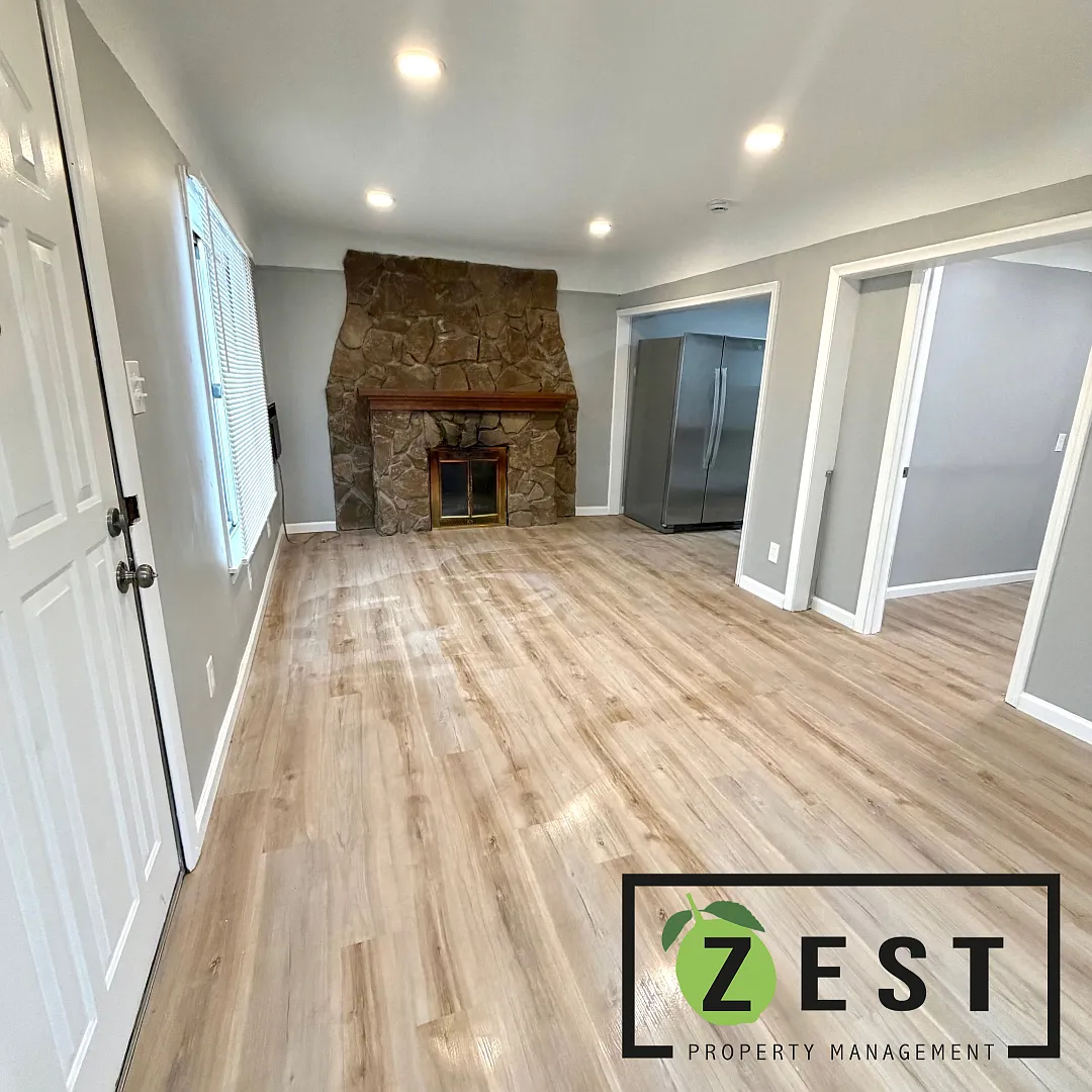 Gorgeous 2bed 1 bath Home — Photo 2