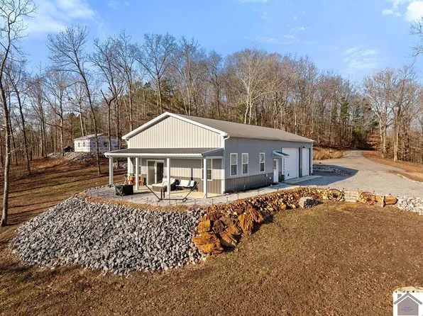 456 Kentucky Lake Dr, Murray, KY 42071