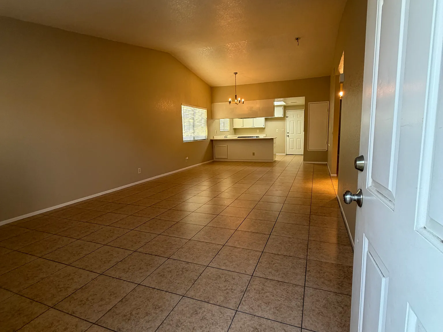 2 bed, 1100 sqft, $1,850 — Photo 1