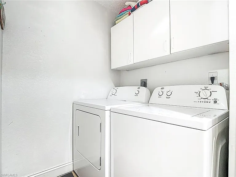 1044 Woodshire Ln #B102 — Photo 15