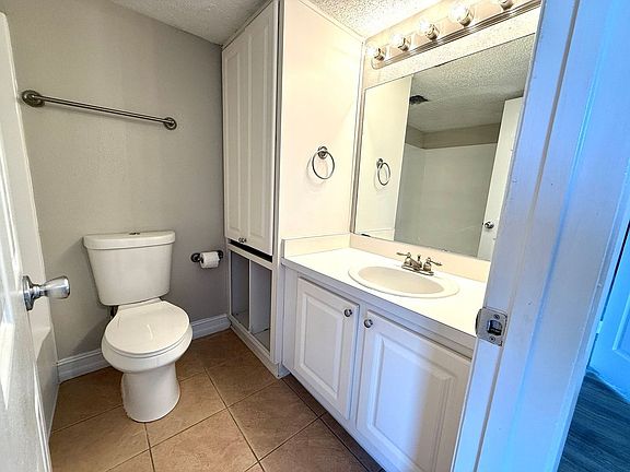 5th image of 122 Water Front Way APT 220
